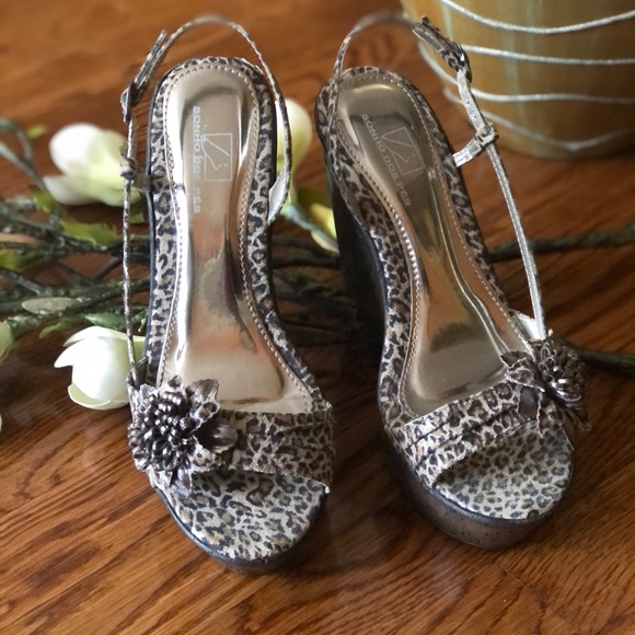 Sonho dos Pés Cheetah Platform Sandals - Picture 6 of 16